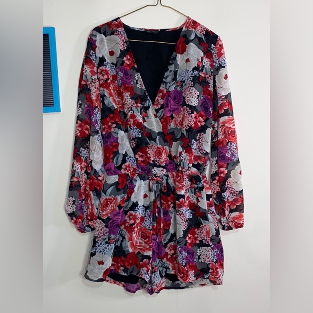 Women’s M Dynamite Floral romper